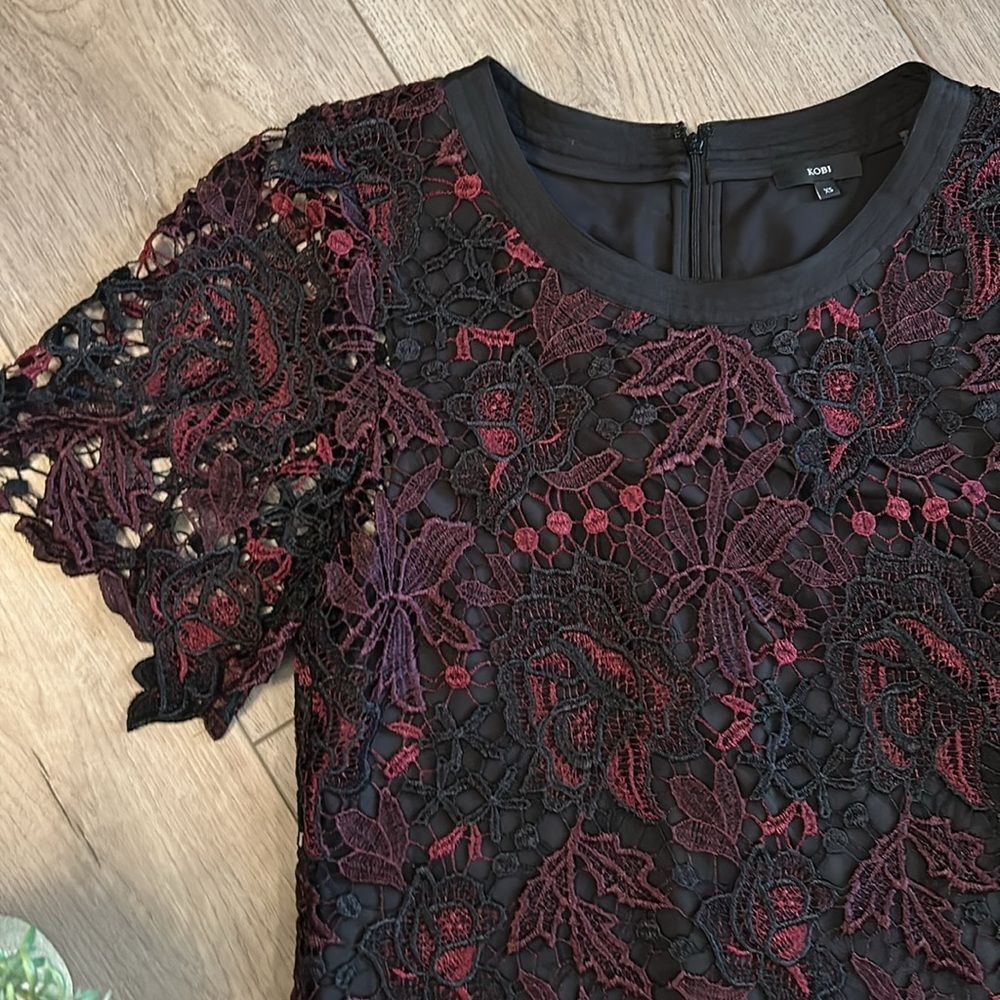 LIKE NEW KOBI RED AND BLACK LACE DRESS FULLY LINED SIZE XS - Picture 6 of 7